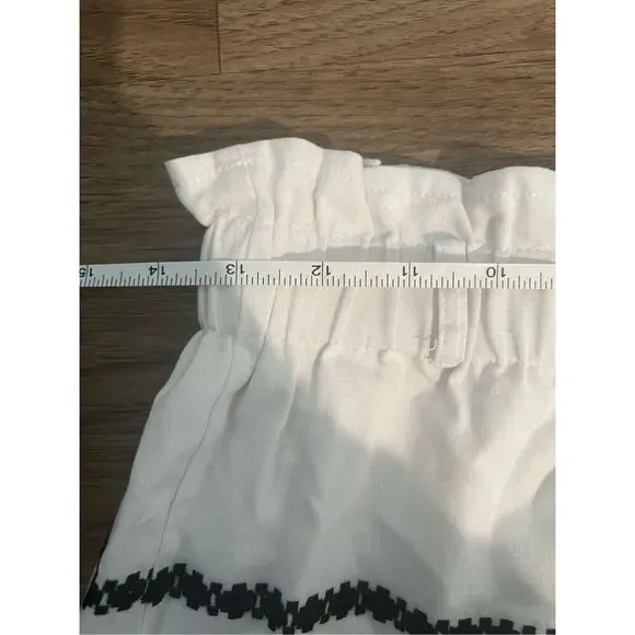 J. Marie White Mini Skirt with Black Embroidery Size S - Picture 6 of 9